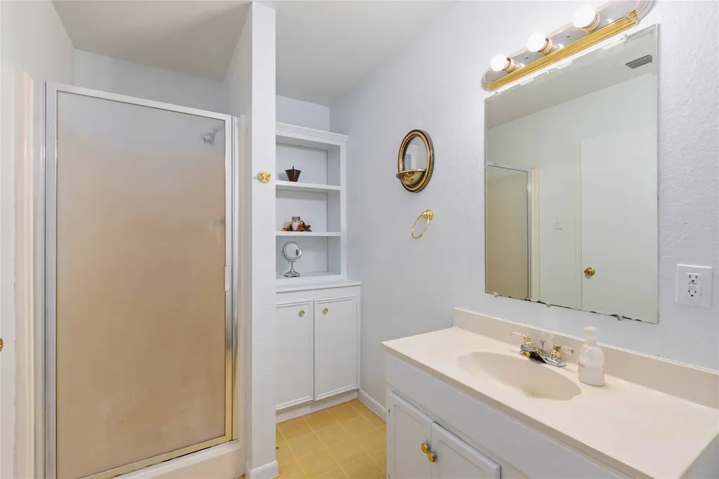 908 W 2nd Street Coleman TX 76834