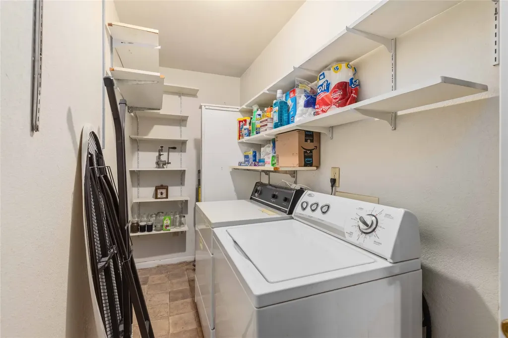 908 W 2nd Street Coleman TX 76834