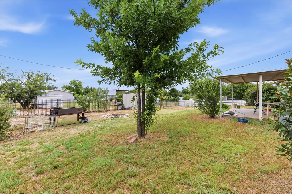 908 W 2nd Street Coleman TX 76834