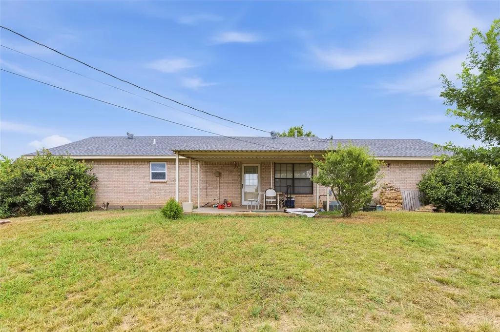 908 W 2nd Street Coleman TX 76834
