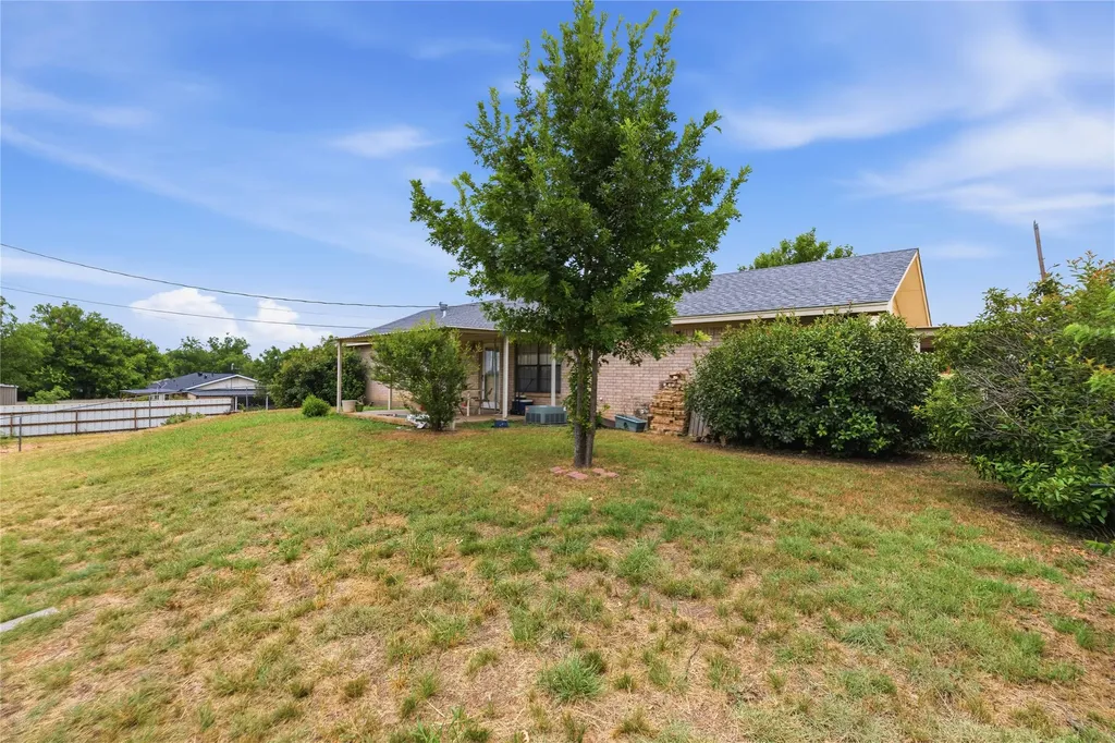 908 W 2nd Street Coleman TX 76834