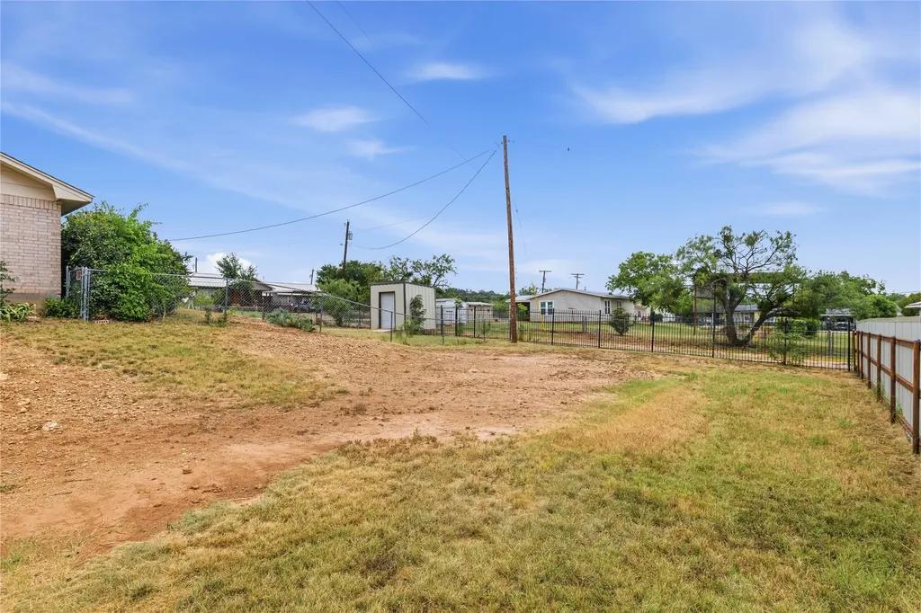 908 W 2nd Street Coleman TX 76834