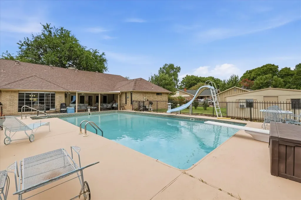 334 N Maxwell Creek Road Murphy TX 75094