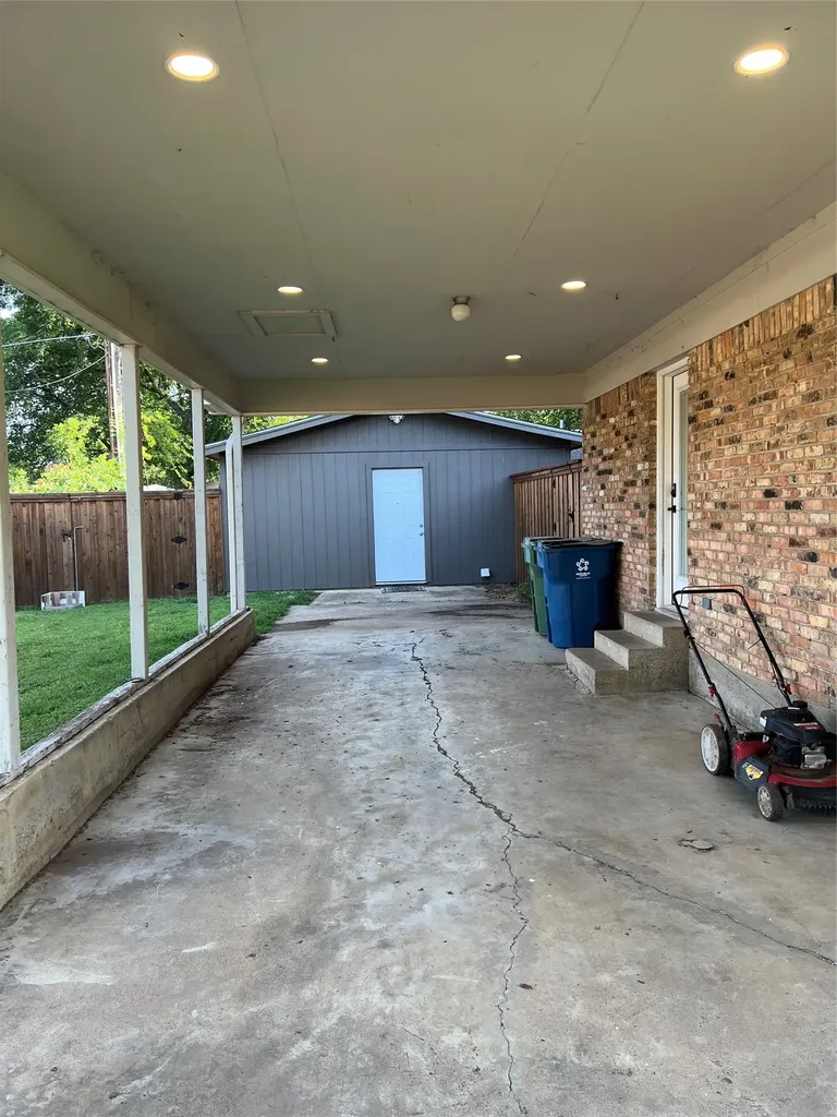 607 Cain Street Lake Dallas TX 75065