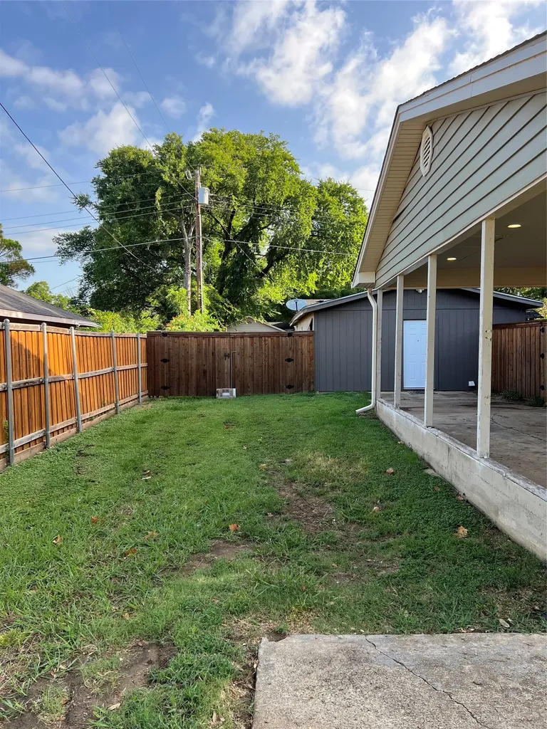 607 Cain Street Lake Dallas TX 75065