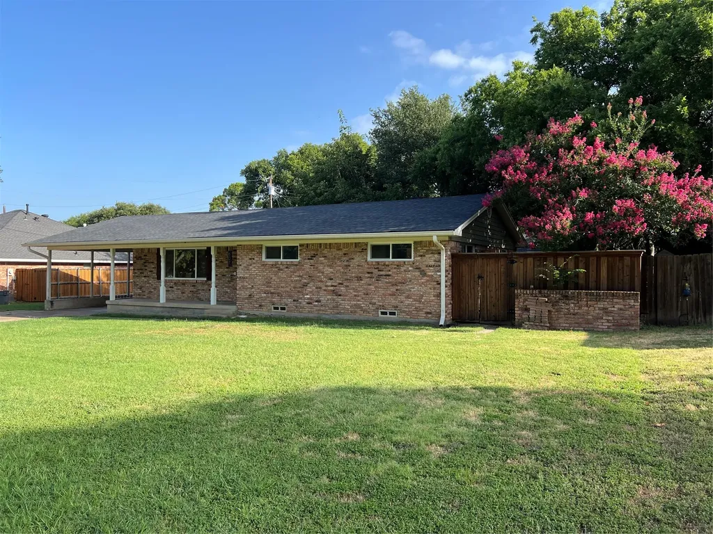 607 Cain Street Lake Dallas TX 75065