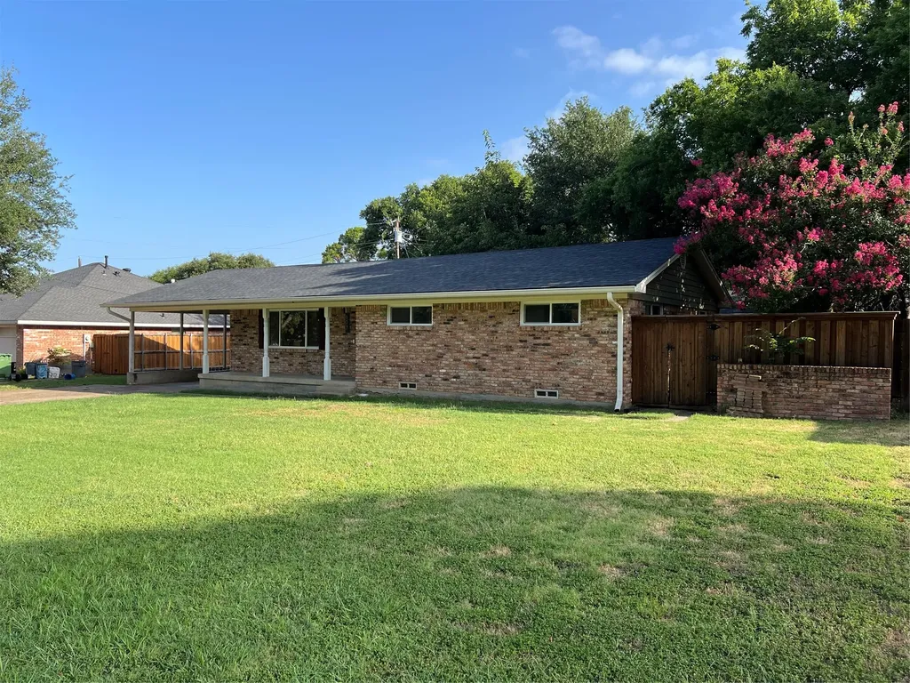 607 Cain Street Lake Dallas TX 75065