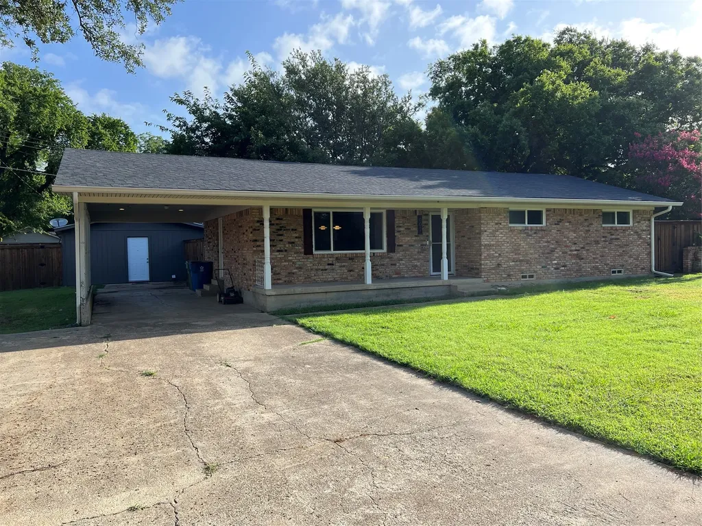 607 Cain Street Lake Dallas TX 75065