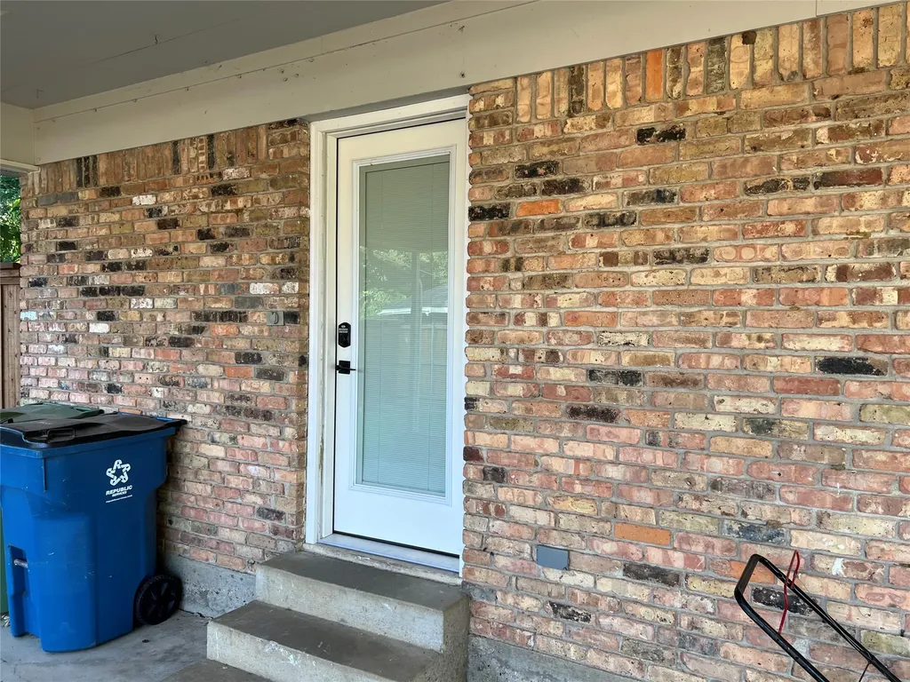 607 Cain Street Lake Dallas TX 75065