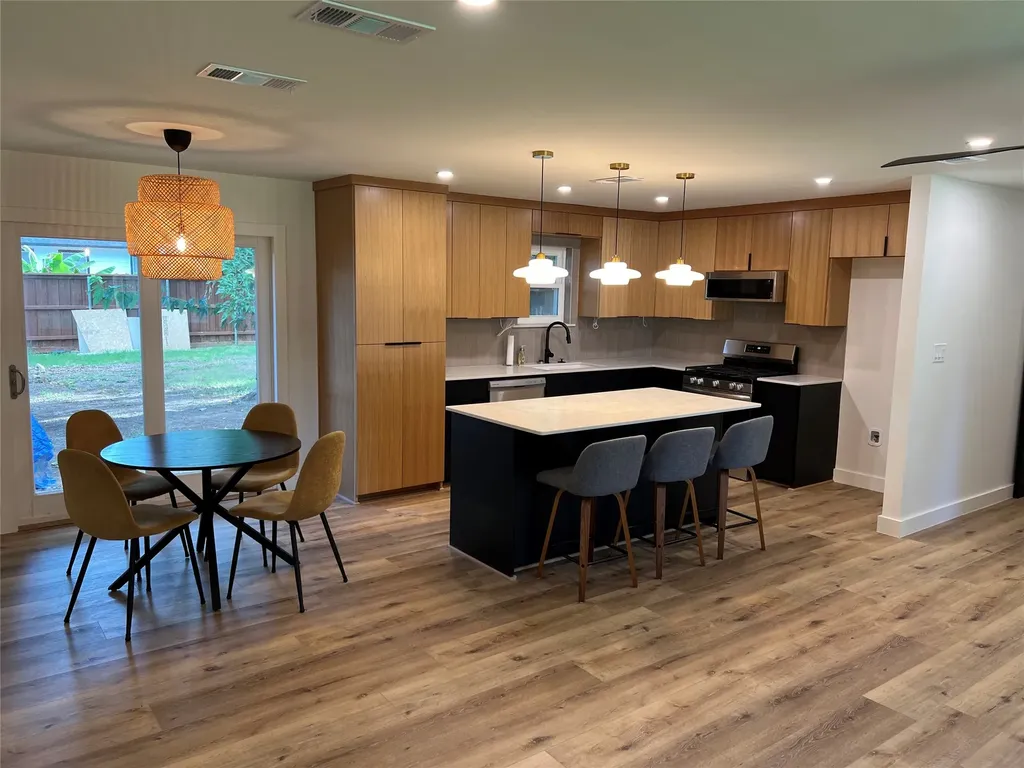 607 Cain Street Lake Dallas TX 75065