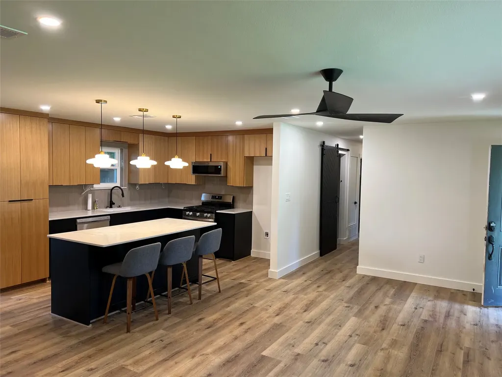 607 Cain Street Lake Dallas TX 75065