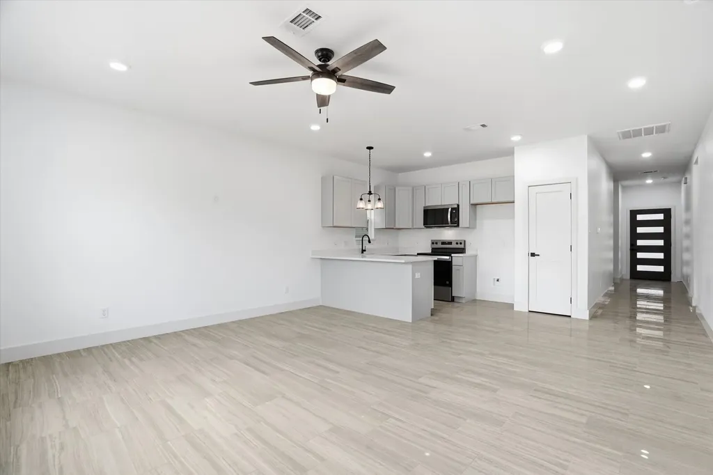 1613 SE Park Road Mineral Wells TX 76067