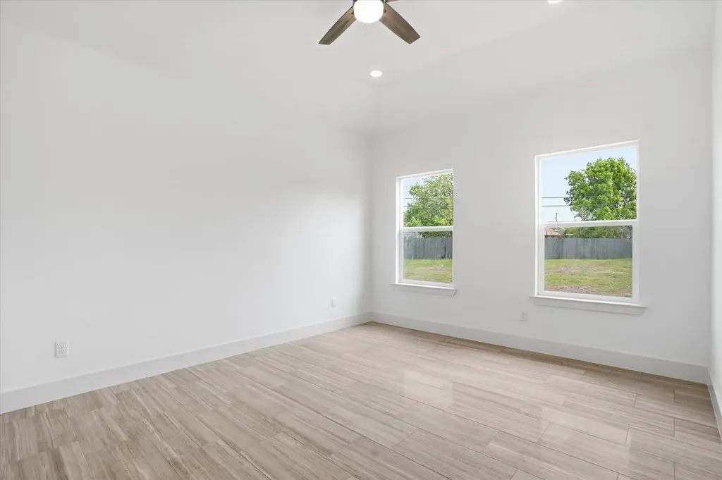 1613 SE Park Road Mineral Wells TX 76067
