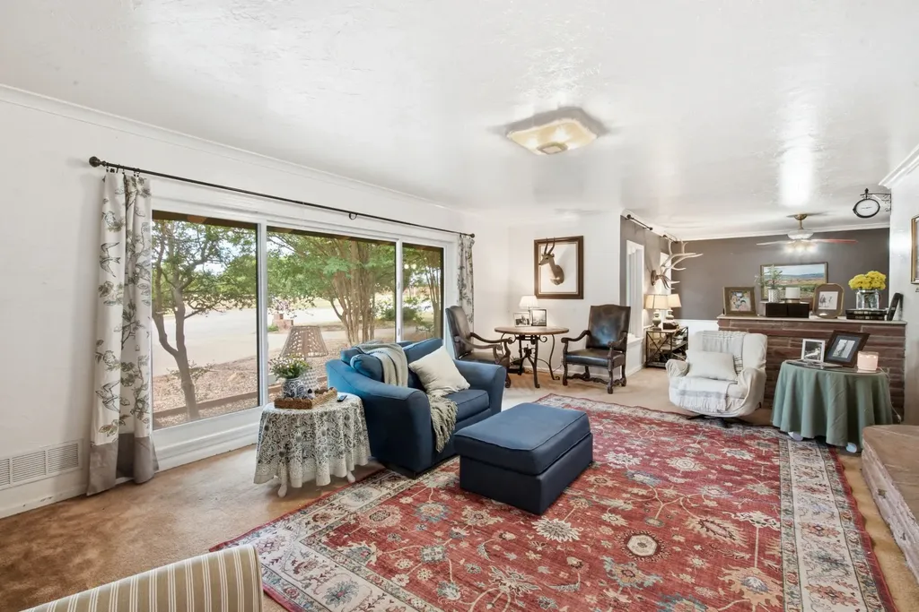 904 W Belknap Street Jacksboro TX 76458