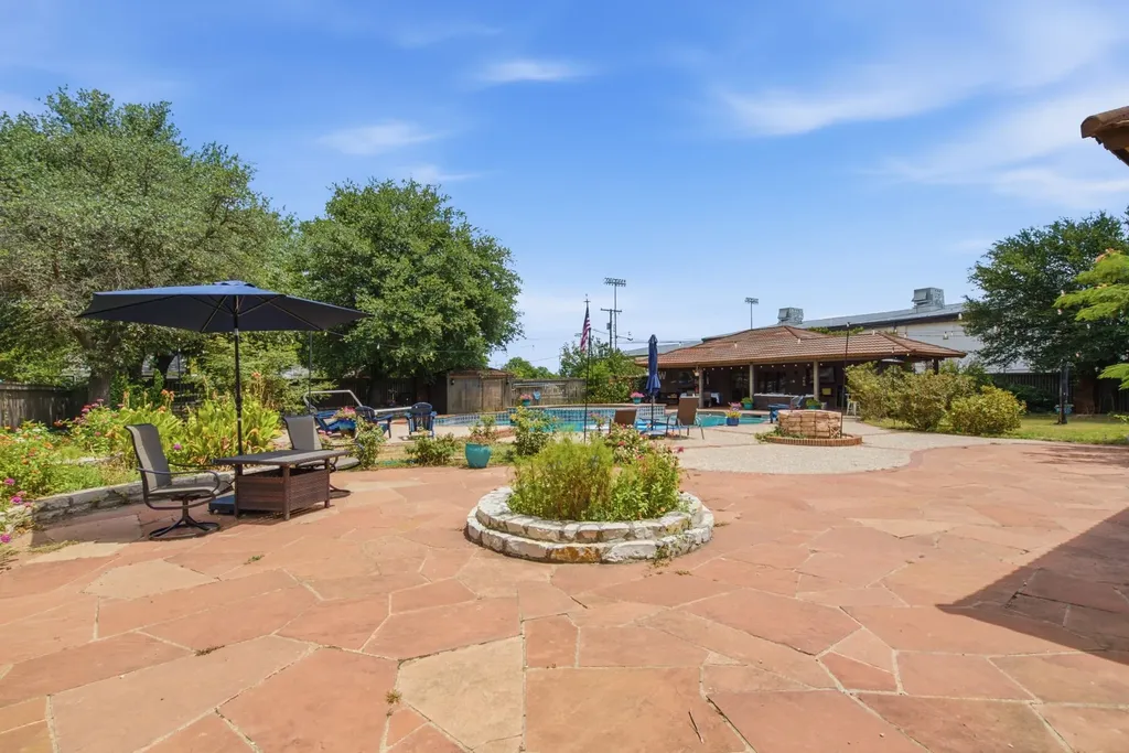 904 W Belknap Street Jacksboro TX 76458