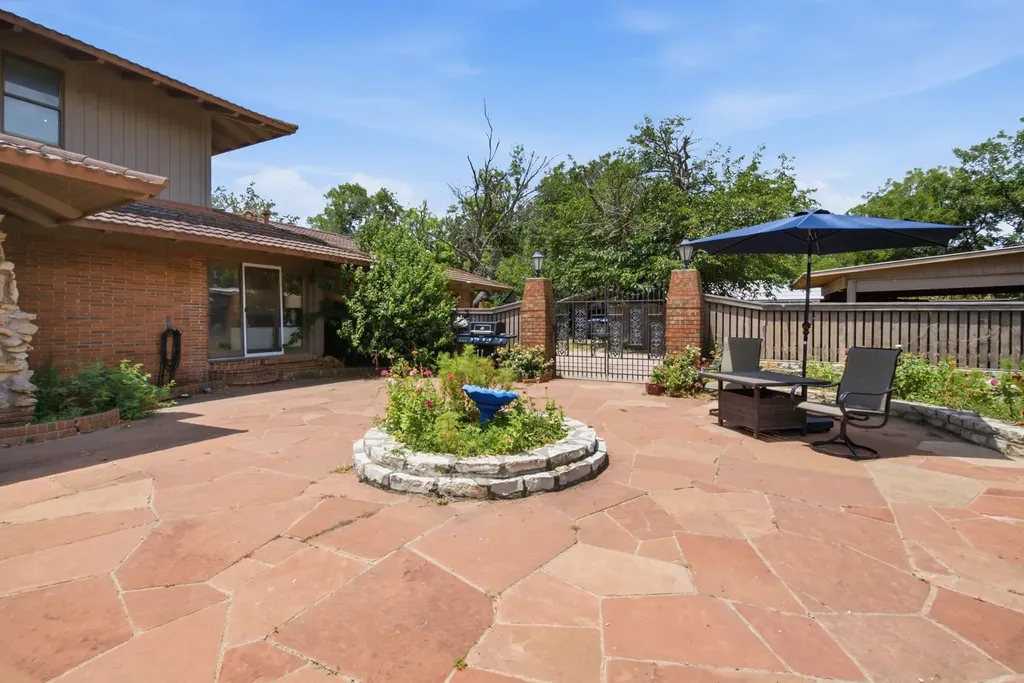 904 W Belknap Street Jacksboro TX 76458