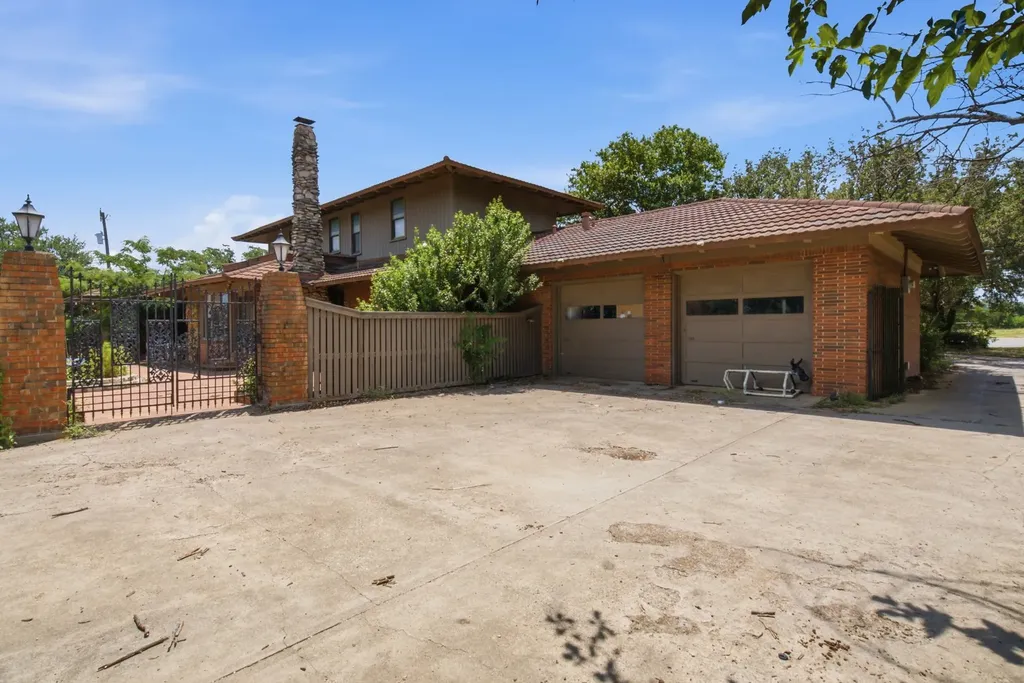 904 W Belknap Street Jacksboro TX 76458