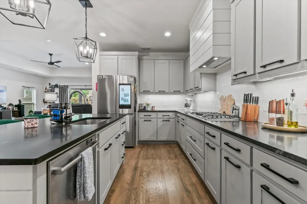 809 Meadow Bend Loop S Grapevine TX 76051