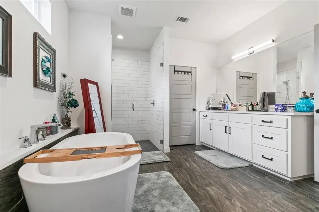 809 Meadow Bend Loop S Grapevine TX 76051
