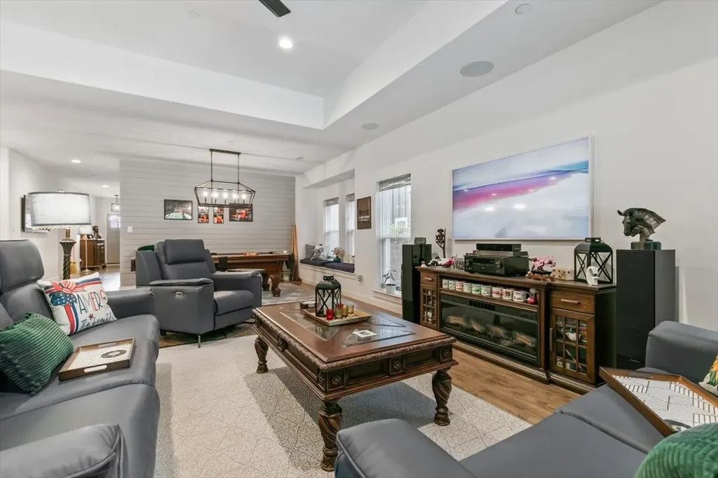 809 Meadow Bend Loop S Grapevine TX 76051