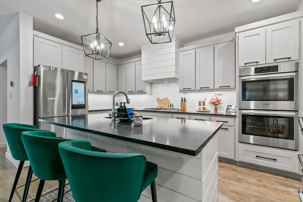 809 Meadow Bend Loop S Grapevine TX 76051