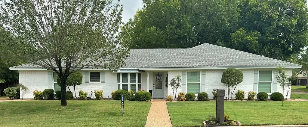 341 Cedarwood Lane Hewitt TX 76643