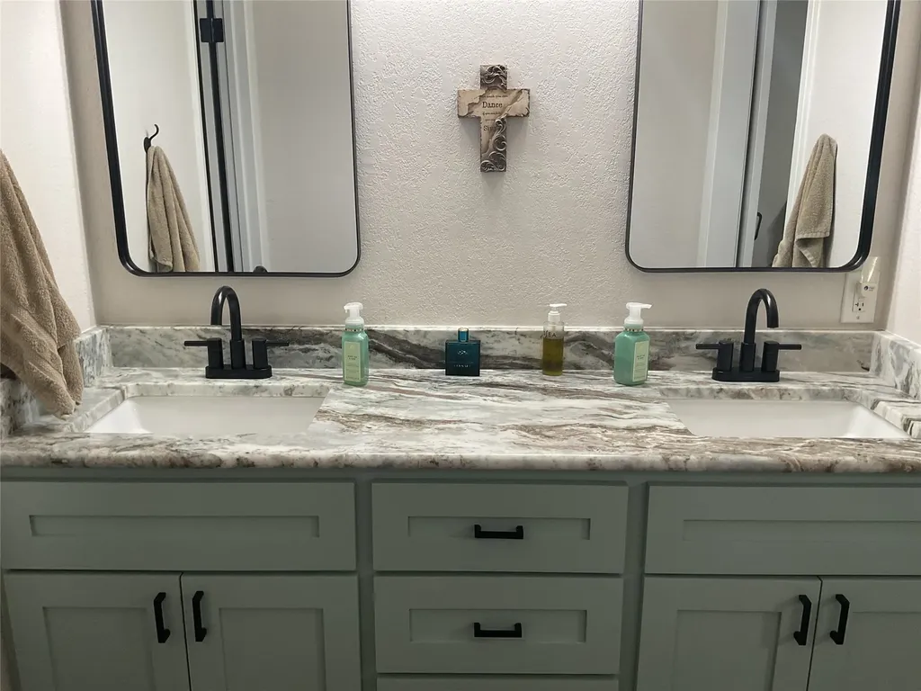 341 Cedarwood Lane Hewitt TX 76643