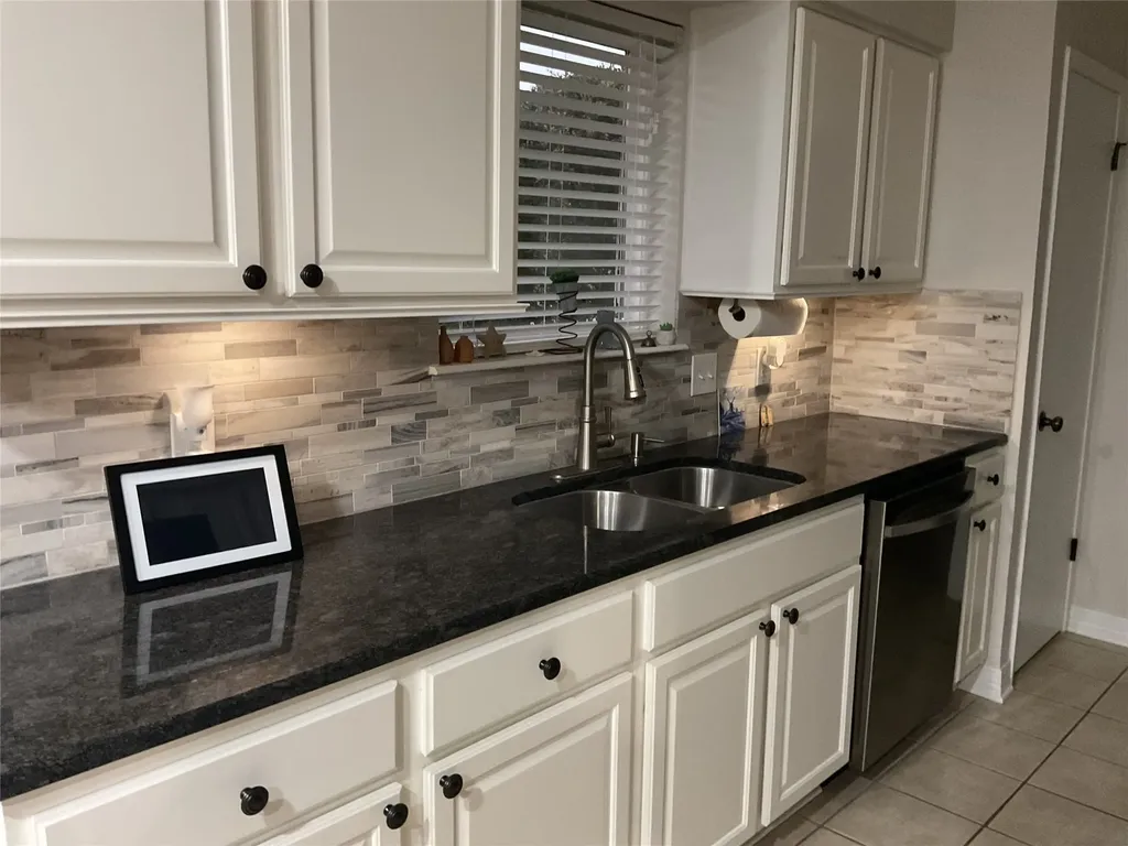 341 Cedarwood Lane Hewitt TX 76643