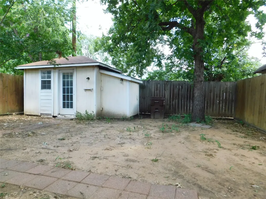 1913 Mack Place Denton TX 76209