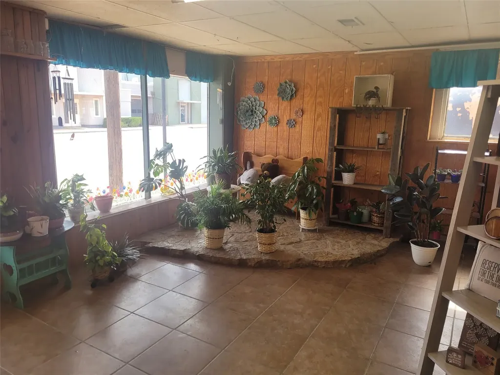 1025 N 2nd Merkel TX 79536
