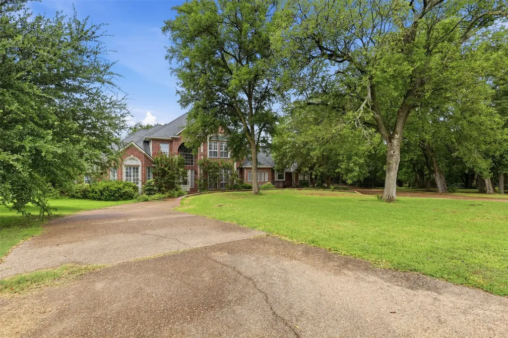 351 Cattlebaron Parc Drive Fort Worth TX 76108