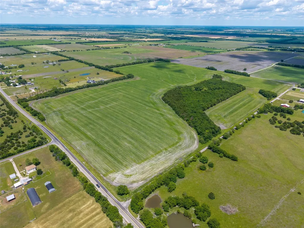 100+/-AC Fm 36 Caddo Mills TX 75135
