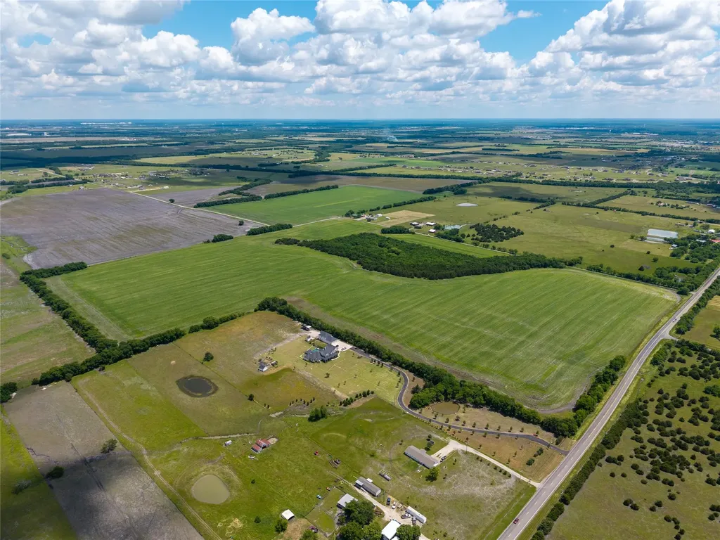 100+/-AC Fm 36 Caddo Mills TX 75135