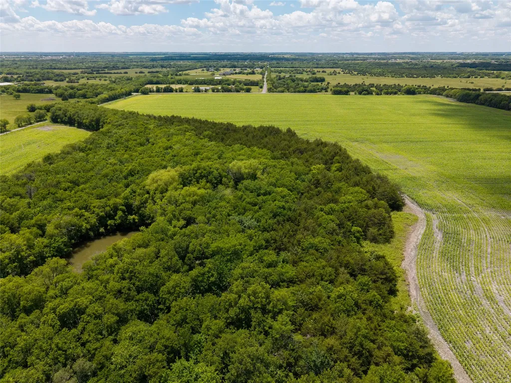 100+/-AC Fm 36 Caddo Mills TX 75135