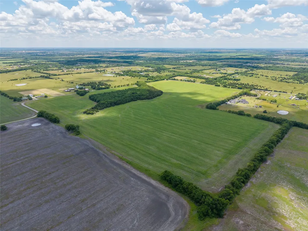 100+/-AC Fm 36 Caddo Mills TX 75135