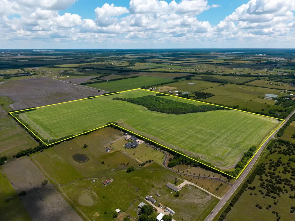 100+/-AC Fm 36 Caddo Mills TX 75135