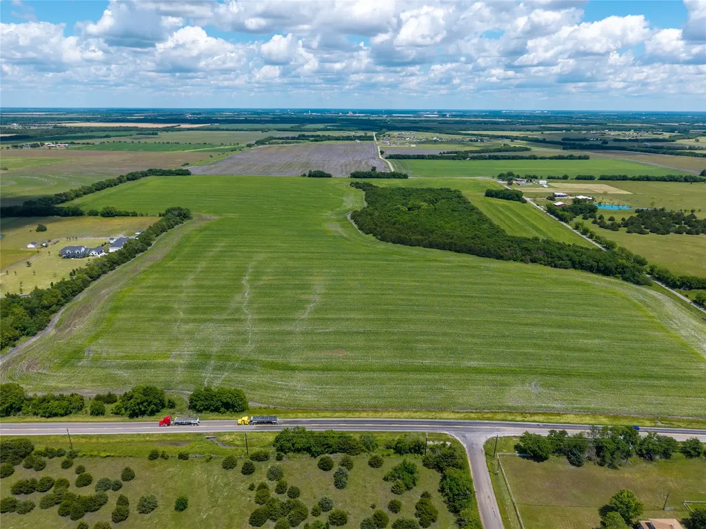 100+/-AC Fm 36 Caddo Mills TX 75135