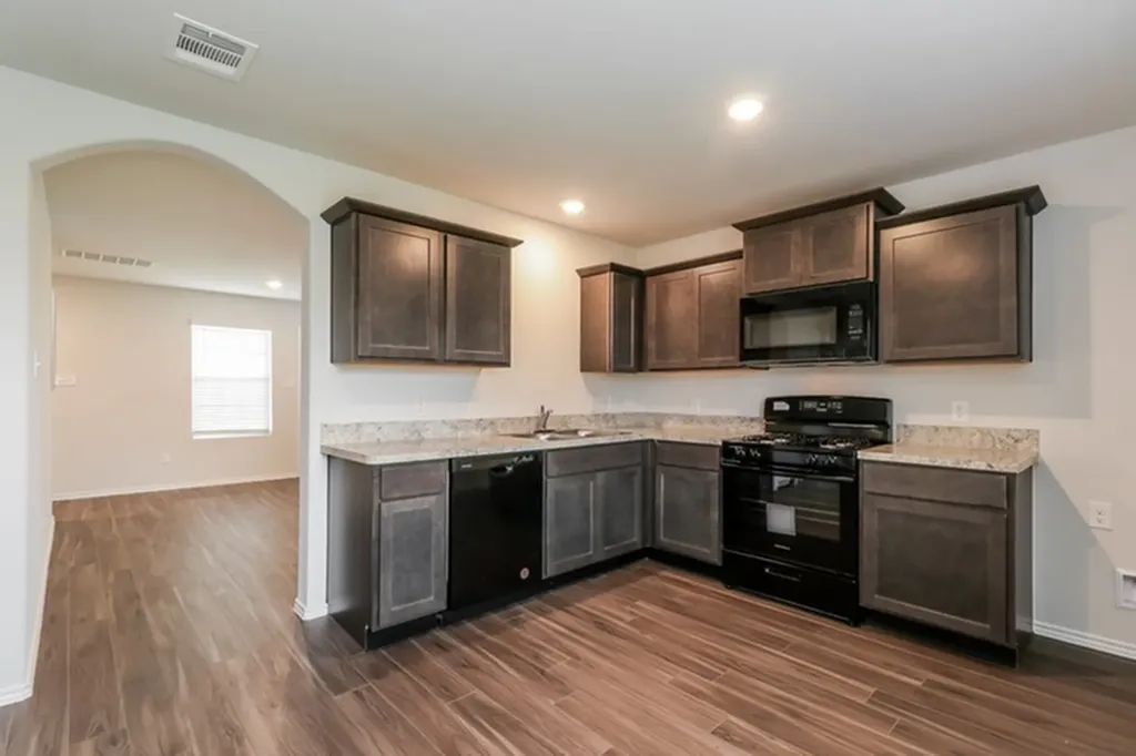 506 Sussex Place Everman TX 76140