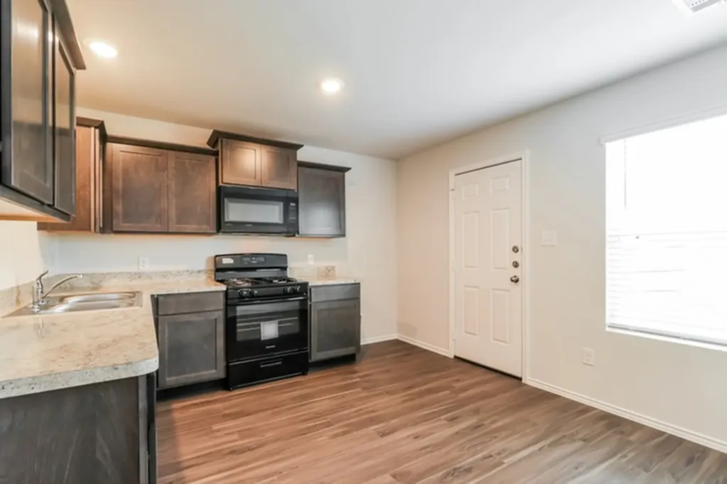 506 Sussex Place Everman TX 76140