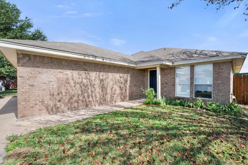 301 Schumacher Drive Burleson TX 76028
