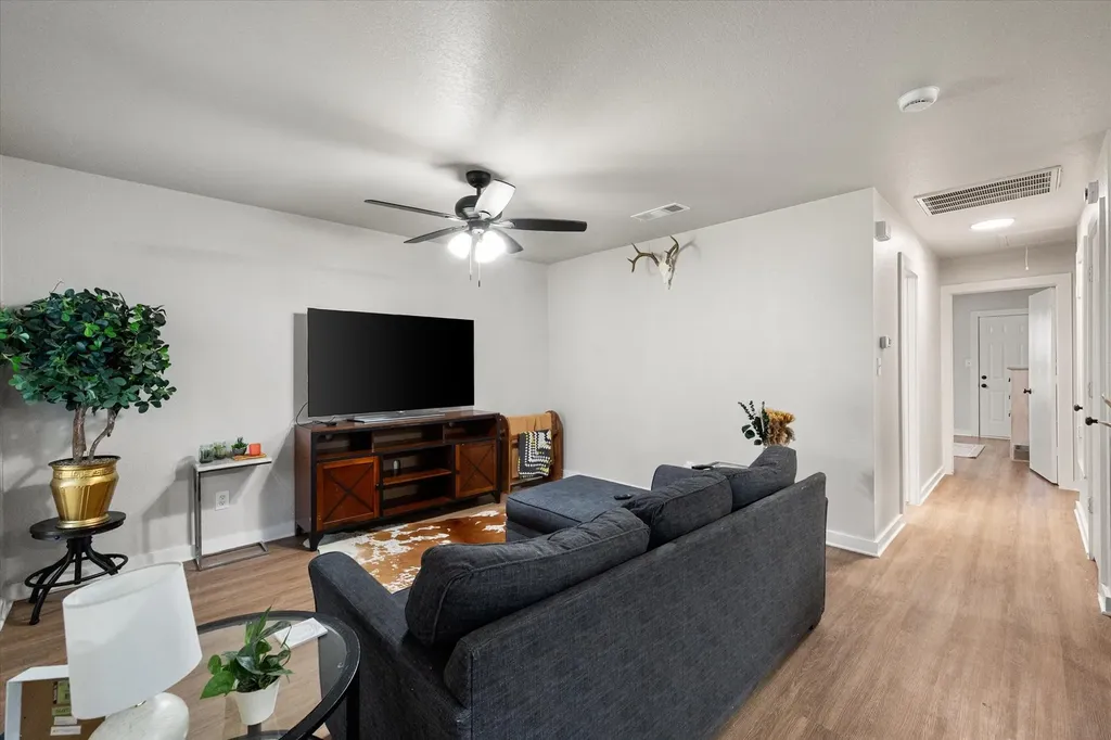 301 Schumacher Drive Burleson TX 76028