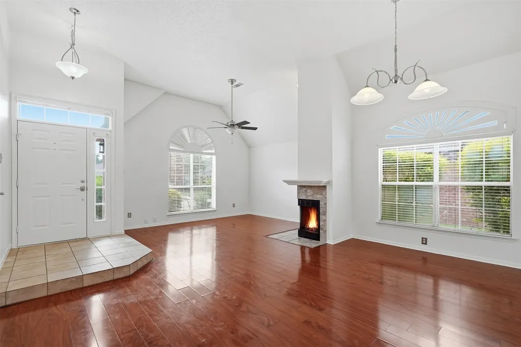 313 Pecos Trail Irving TX 75063