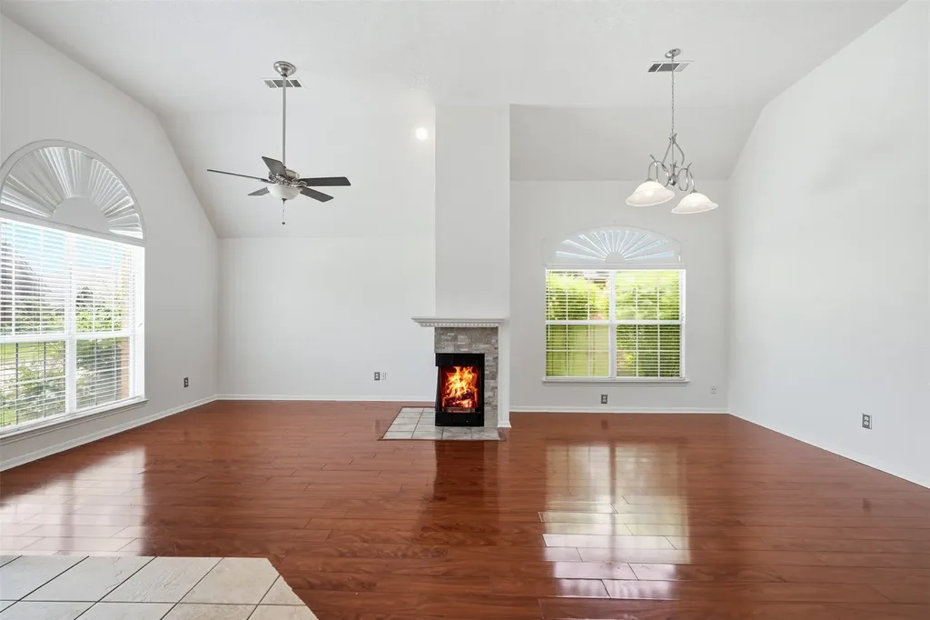 313 Pecos Trail Irving TX 75063