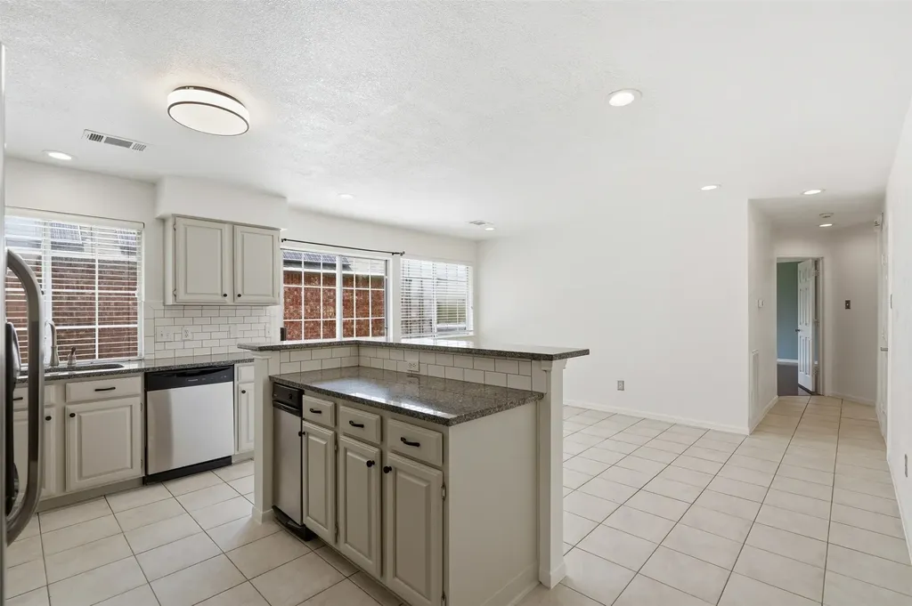 313 Pecos Trail Irving TX 75063