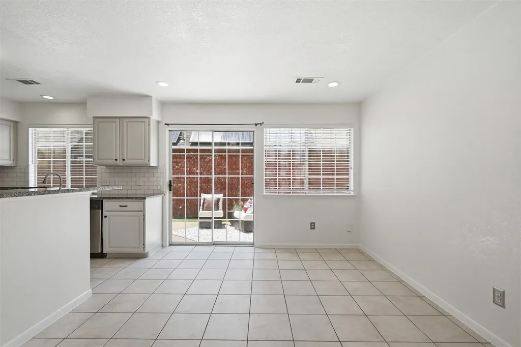 313 Pecos Trail Irving TX 75063