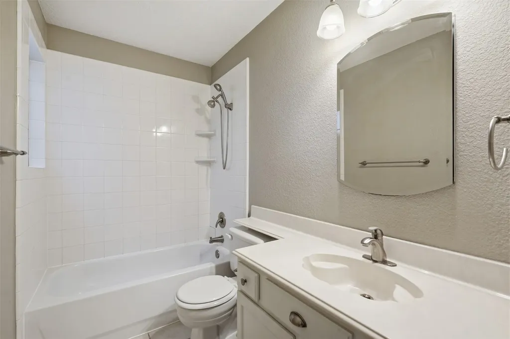 313 Pecos Trail Irving TX 75063