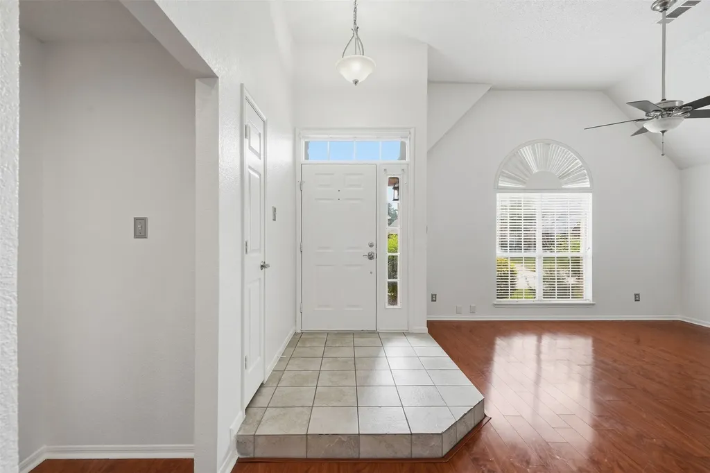313 Pecos Trail Irving TX 75063