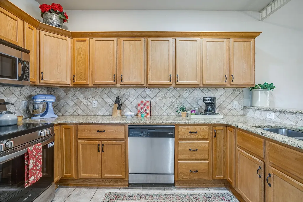 2224 Cobblestone Court Granbury TX 76049