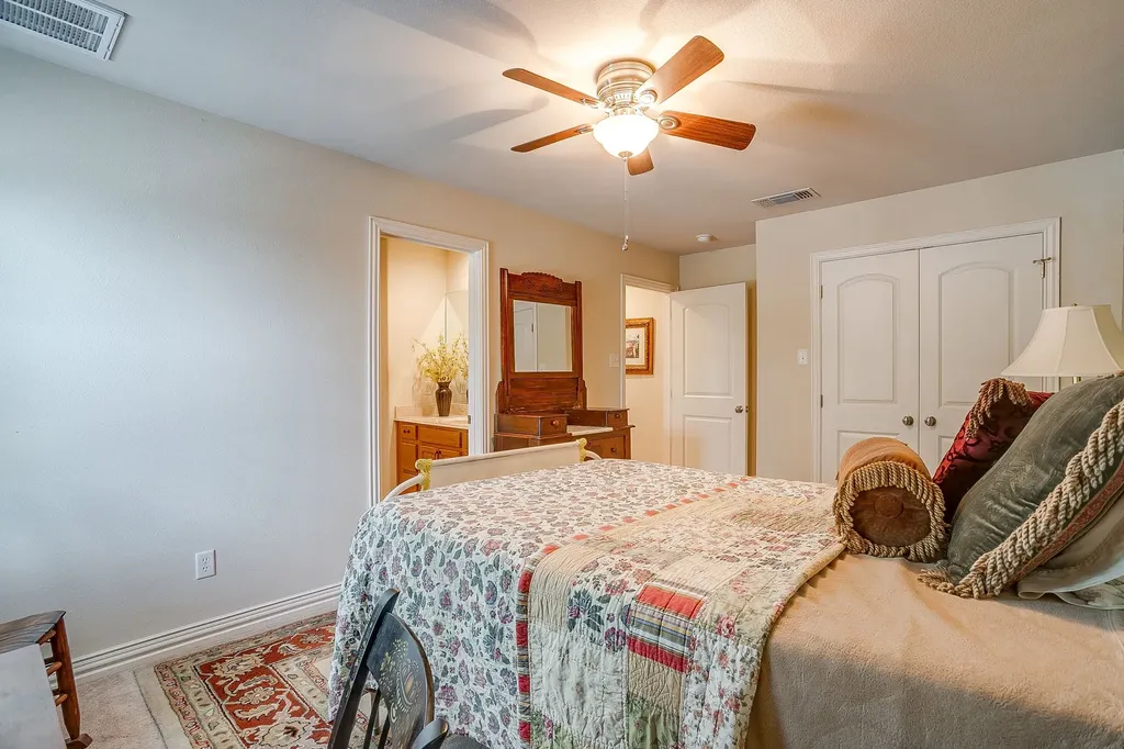 2224 Cobblestone Court Granbury TX 76049