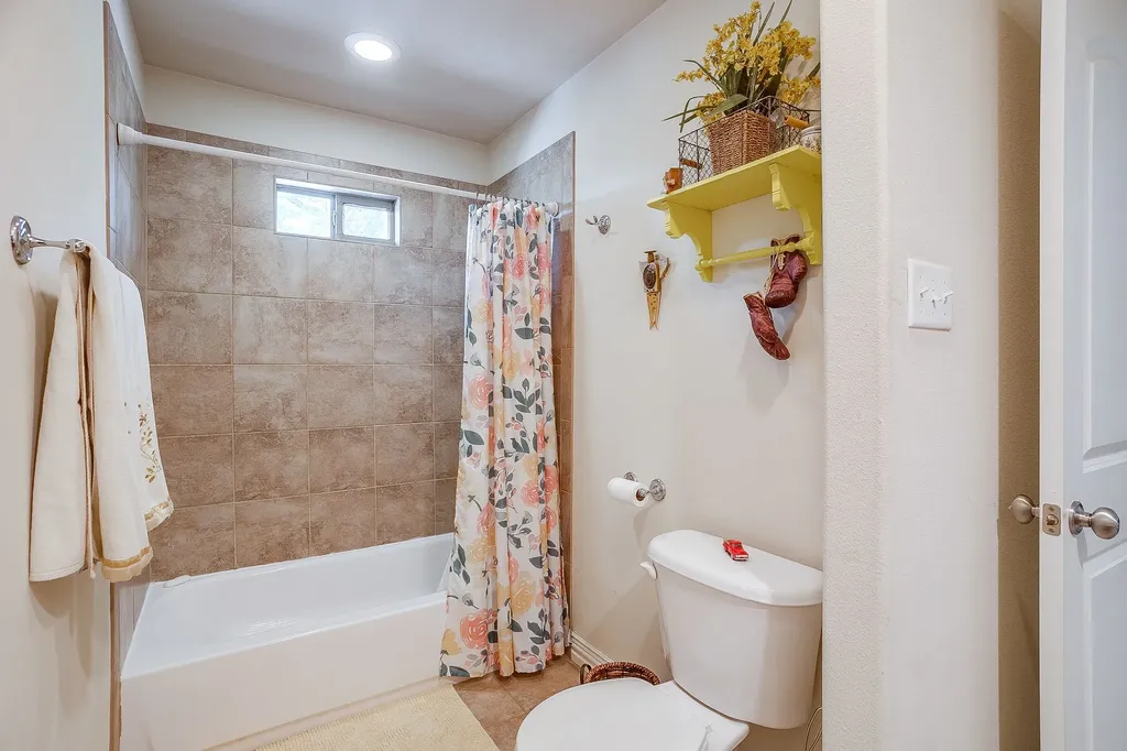 2224 Cobblestone Court Granbury TX 76049
